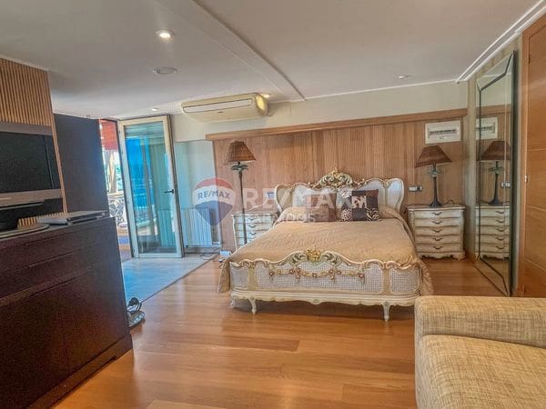 4 bedroom Penthouse for sale in Vigo with garage - € 1,800,000 (Ref: 9685496)