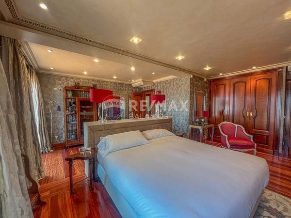 4 bedroom Penthouse for sale in Vigo with garage - € 1,800,000 (Ref: 9685496)