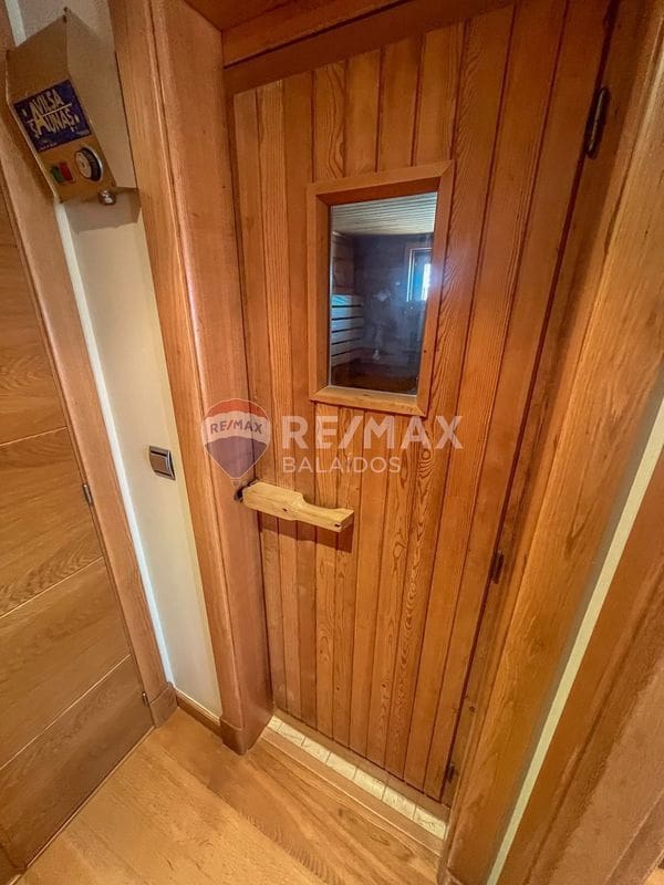 4 bedroom Penthouse for sale in Vigo with garage - € 1,800,000 (Ref: 9685496)