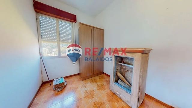 6 bedroom Semi-detached Villa for sale in Ponteareas with pool garage - € 280,000 (Ref: 9691332)