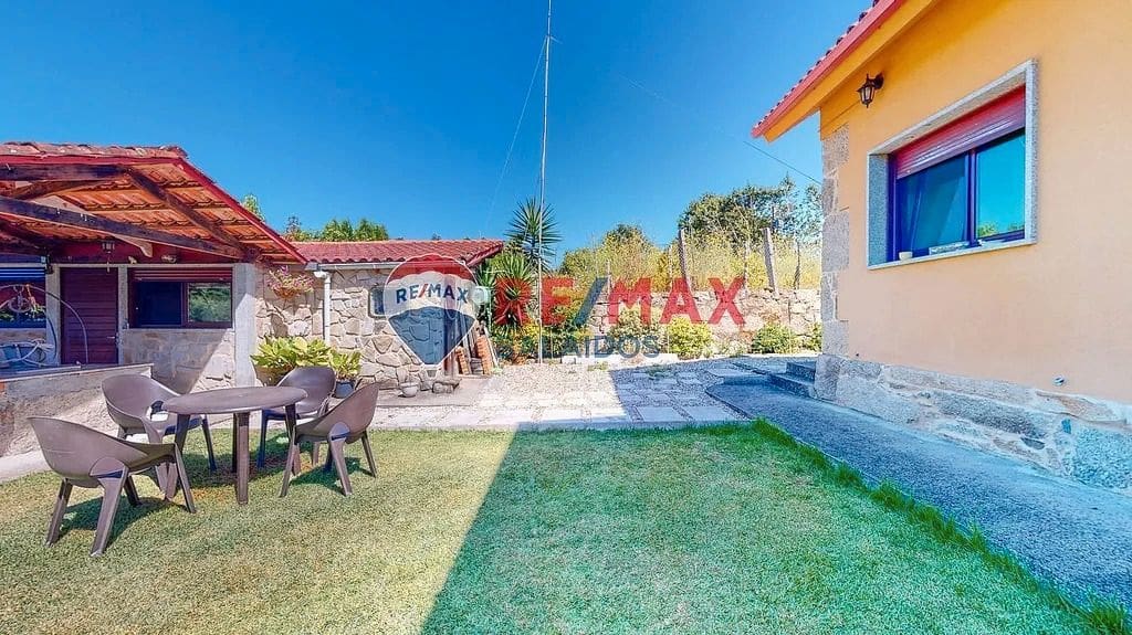 6 bedroom Semi-detached Villa for sale in Ponteareas with pool garage - € 280,000 (Ref: 9691332)