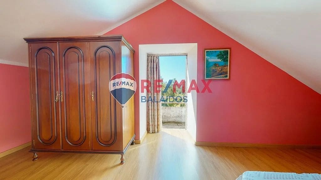 6 bedroom Semi-detached Villa for sale in Ponteareas with pool garage - € 280,000 (Ref: 9691332)