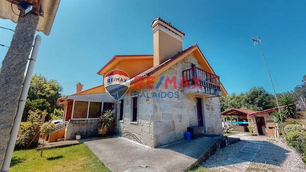 6 bedroom Semi-detached Villa for sale in Ponteareas with pool garage - € 280,000 (Ref: 9691332)