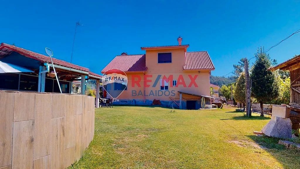 6 bedroom Semi-detached Villa for sale in Ponteareas with pool garage - € 280,000 (Ref: 9691332)