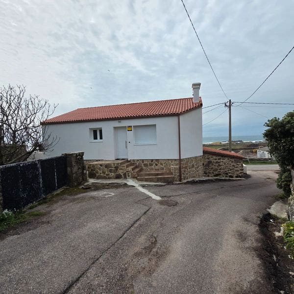 4 bedroom Villa for sale in Oia with garage - € 340,000 (Ref: 9691429)