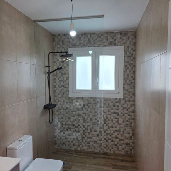 4 bedroom Villa for sale in Oia with garage - € 340,000 (Ref: 9691429)