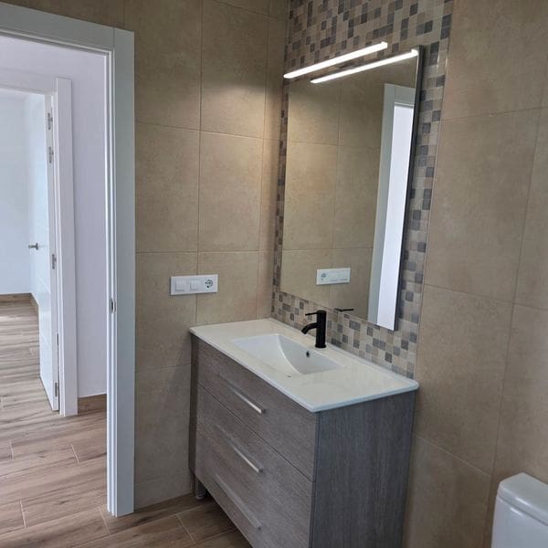 4 bedroom Villa for sale in Oia with garage - € 340,000 (Ref: 9691429)