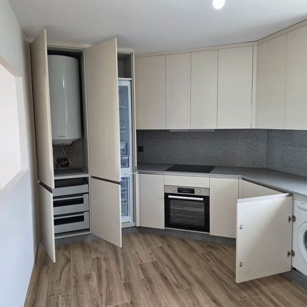 4 bedroom Villa for sale in Oia with garage - € 340,000 (Ref: 9691429)