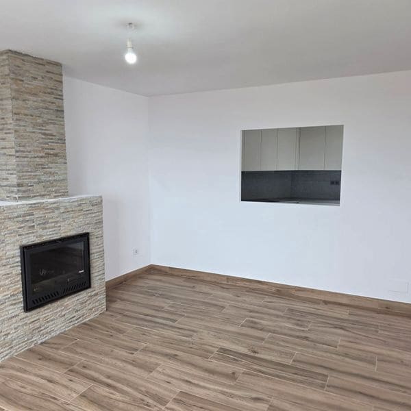 4 bedroom Villa for sale in Oia with garage - € 340,000 (Ref: 9691429)