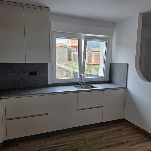 4 bedroom Villa for sale in Oia with garage - € 340,000 (Ref: 9691429)