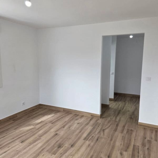 4 bedroom Villa for sale in Oia with garage - € 340,000 (Ref: 9691429)