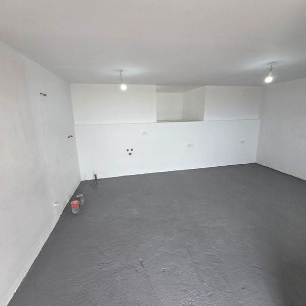 4 bedroom Villa for sale in Oia with garage - € 340,000 (Ref: 9691429)