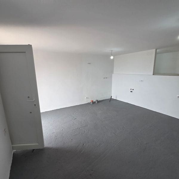 4 bedroom Villa for sale in Oia with garage - € 340,000 (Ref: 9691429)