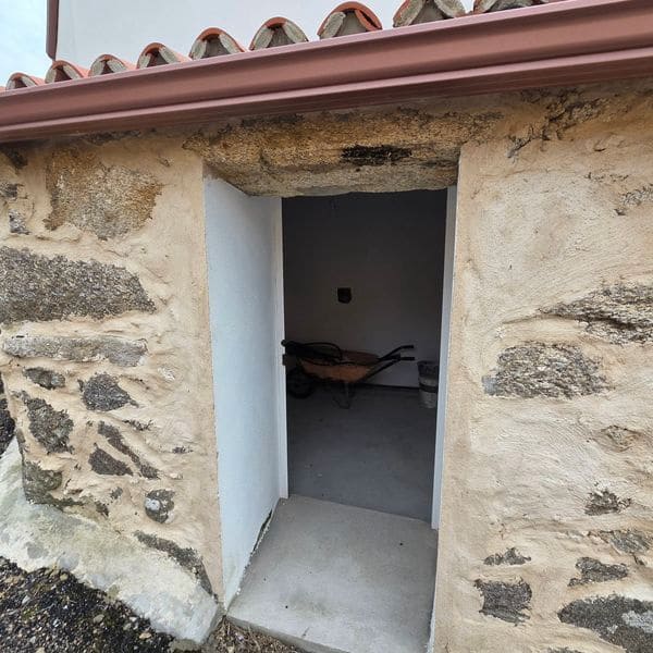 4 bedroom Villa for sale in Oia with garage - € 340,000 (Ref: 9691429)