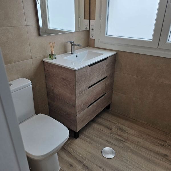 4 bedroom Villa for sale in Oia with garage - € 340,000 (Ref: 9691429)