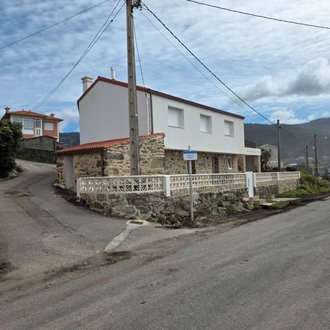 4 slaapkamer Villa te koop in Oia met garage - € 340.000 (Ref: 9691429)