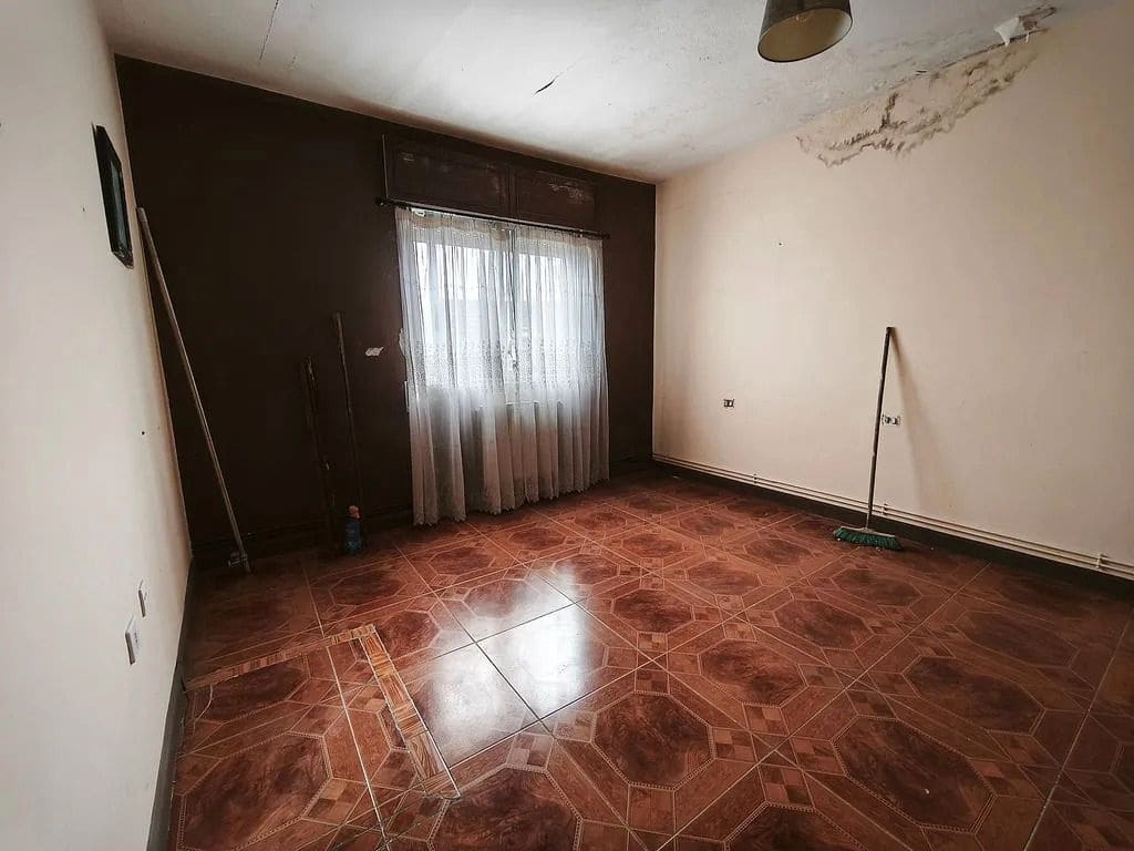 4 bedroom Villa for sale in A Guarda - € 80,000 (Ref: 9700086)