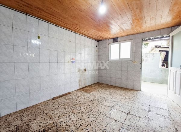 2 bedroom Finca/Country House for sale in Mos with garage - € 114,500 (Ref: 9705130)