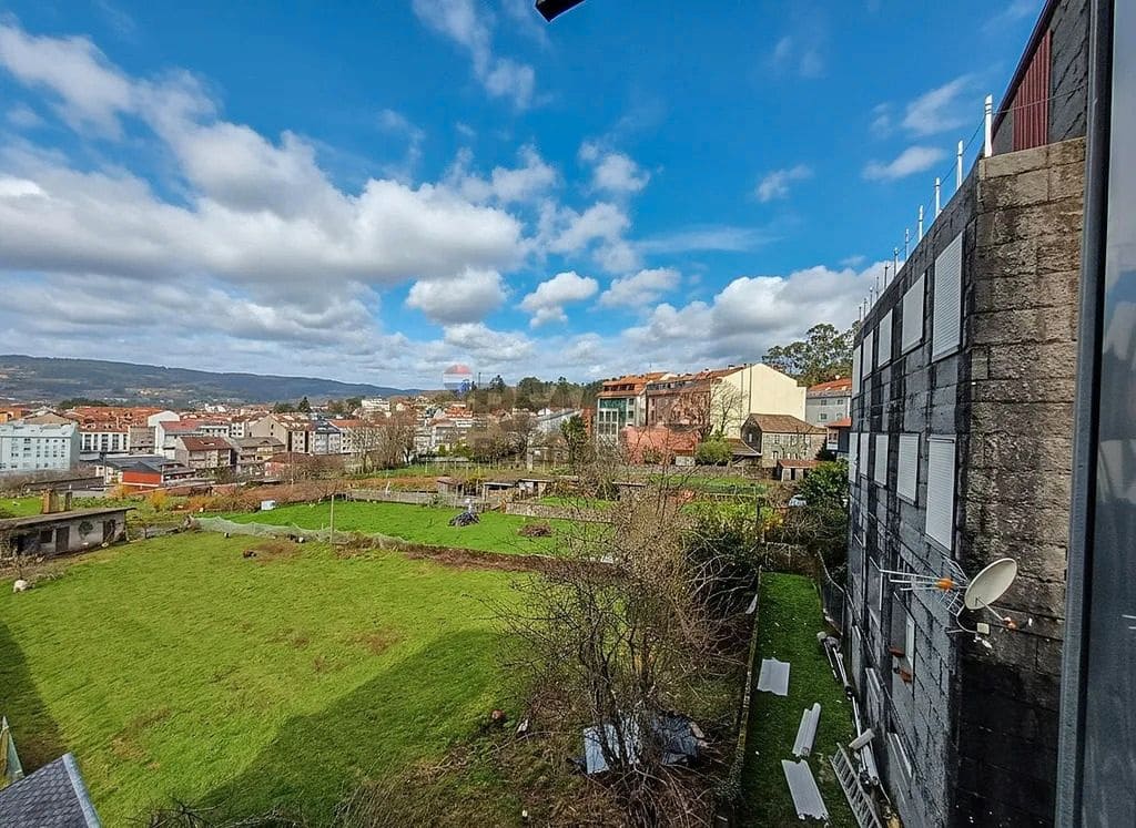 5 bedroom Flat for sale in A Caniza - € 159,000 (Ref: 9705896)