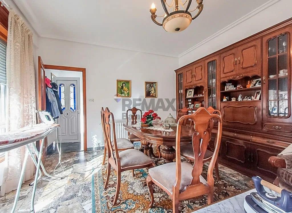 5 bedroom Flat for sale in A Caniza - € 159,000 (Ref: 9705896)