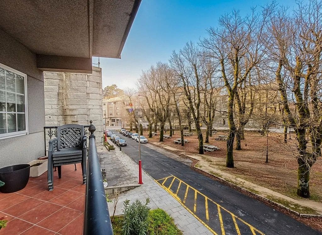 5 bedroom Flat for sale in A Caniza - € 159,000 (Ref: 9705896)