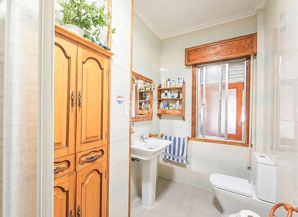 9 bedroom Apartment for sale in A Caniza with garage - € 449,000 (Ref: 9705898)