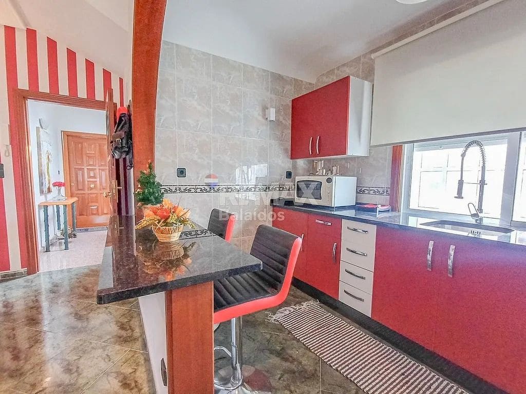 9 bedroom Apartment for sale in A Caniza with garage - € 449,000 (Ref: 9705898)