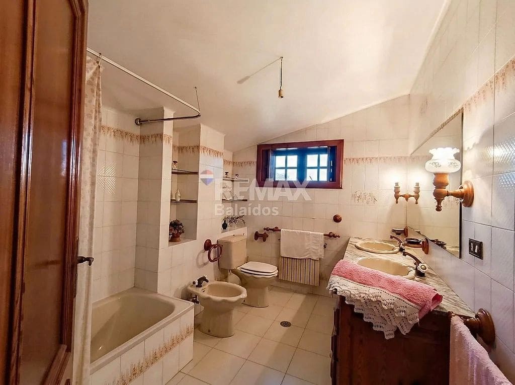 7 bedroom Finca/Country House for sale in Tui with pool garage - € 580,000 (Ref: 9705899)