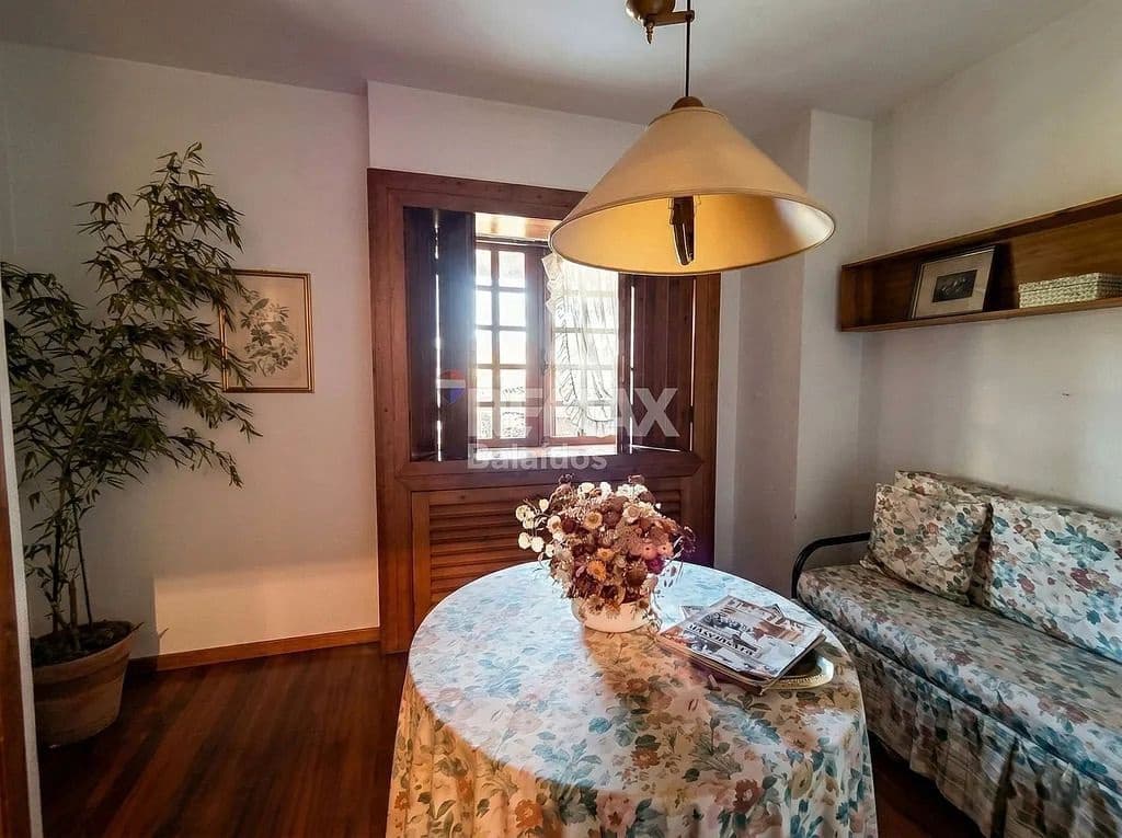 7 bedroom Finca/Country House for sale in Tui with pool garage - € 580,000 (Ref: 9705899)