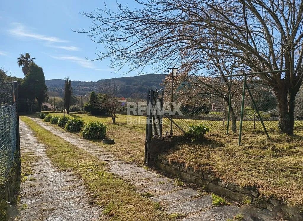 7 bedroom Finca/Country House for sale in Tui with pool garage - € 580,000 (Ref: 9705899)