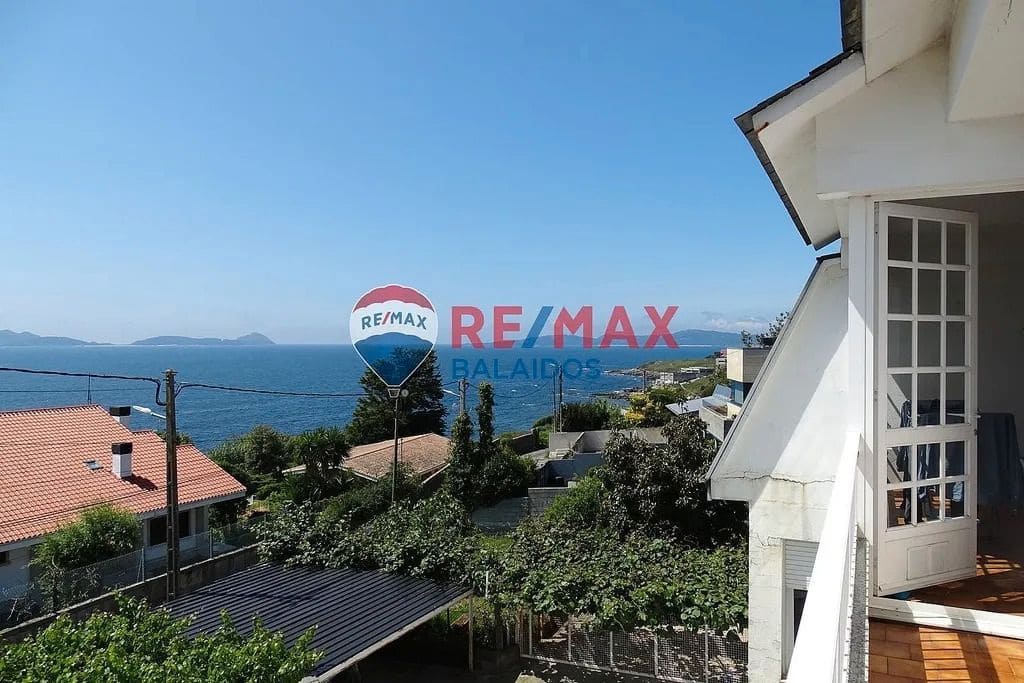 6 bedroom Villa for sale in Vigo with garage - € 880,000 (Ref: 9705921)