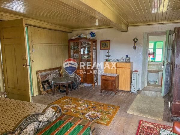 6 bedroom Semi-detached Villa for sale in Ponteareas with garage - € 250,000 (Ref: 9705923)