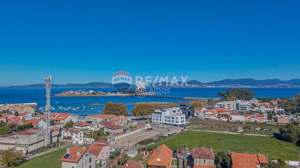 4 bedroom Villa for sale in Vigo with garage - € 495,000 (Ref: 9709009)