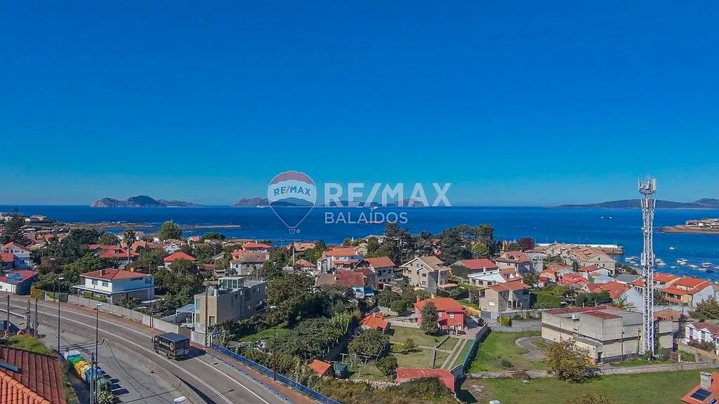 4 bedroom Villa for sale in Vigo with garage - € 495,000 (Ref: 9709009)