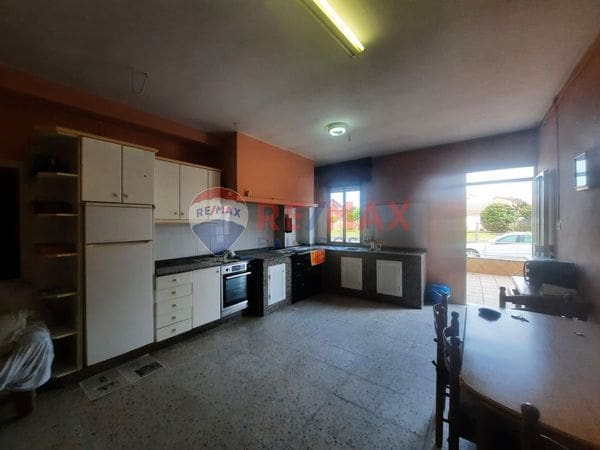 7 bedroom Townhouse for sale in Vigo with garage - € 315,000 (Ref: 9709010)