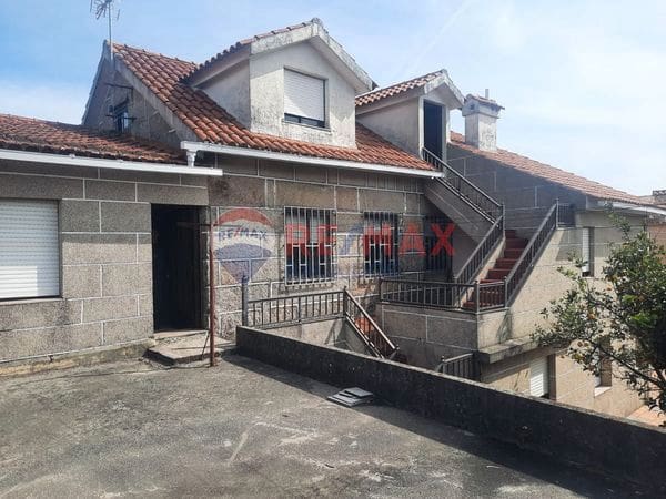 7 bedroom Townhouse for sale in Vigo with garage - € 315,000 (Ref: 9709010)