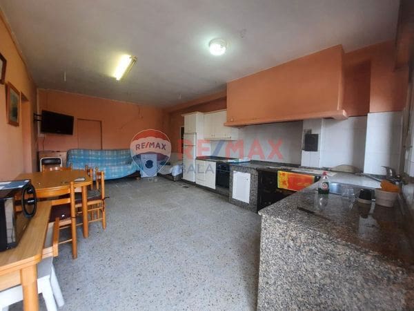 7 bedroom Townhouse for sale in Vigo with garage - € 315,000 (Ref: 9709010)