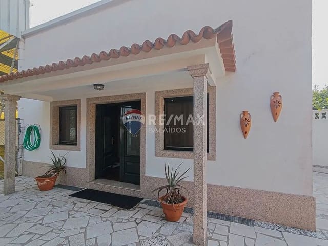 4 chambre Finca/Maison de Campagne à vendre à Tomiño avec piscine garage - 348 000 € (Ref: 9709018)