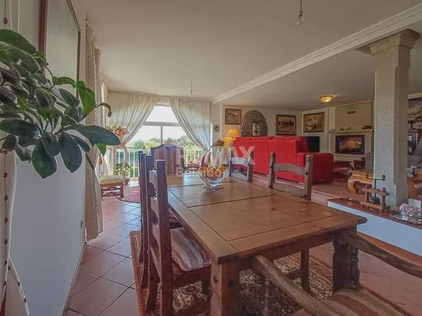 5 bedroom Semi-detached Villa for sale in O Rosal with pool garage - € 439,500 (Ref: 9720458)