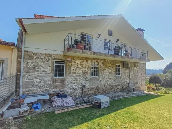 5 bedroom Semi-detached Villa for sale in O Rosal with pool garage - € 439,500 (Ref: 9720458)