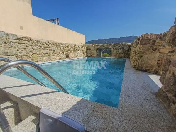 5 bedroom Semi-detached Villa for sale in O Rosal with pool garage - € 439,500 (Ref: 9720458)