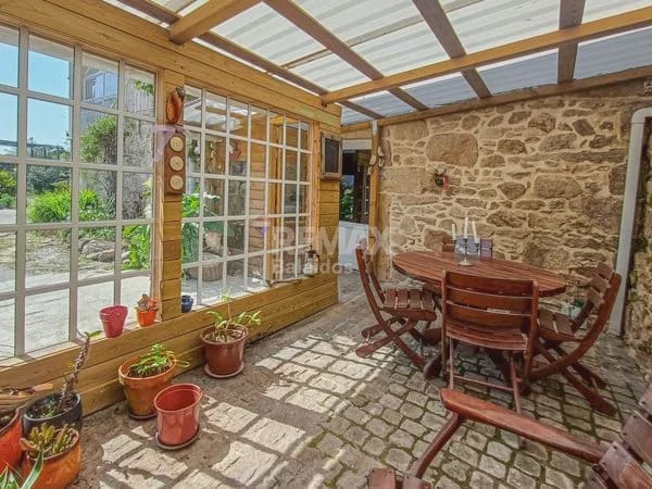 5 bedroom Semi-detached Villa for sale in O Rosal with pool garage - € 439,500 (Ref: 9720458)