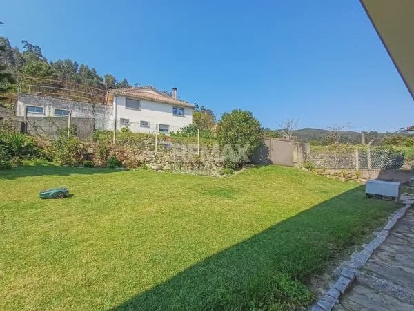 5 bedroom Semi-detached Villa for sale in O Rosal with pool garage - € 439,500 (Ref: 9720458)