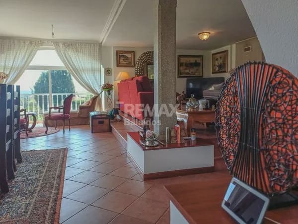 5 bedroom Semi-detached Villa for sale in O Rosal with pool garage - € 439,500 (Ref: 9720458)