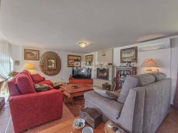 5 bedroom Semi-detached Villa for sale in O Rosal with pool garage - € 439,500 (Ref: 9720458)