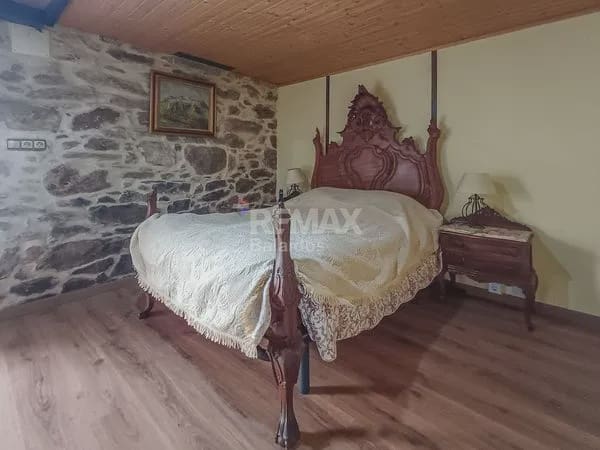 5 bedroom Semi-detached Villa for sale in O Rosal with pool garage - € 439,500 (Ref: 9720458)