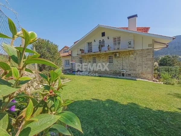 Pareado de 5 habitaciones en O Rosal en venta con piscina garaje - 439.500 € (Ref: 9720458)