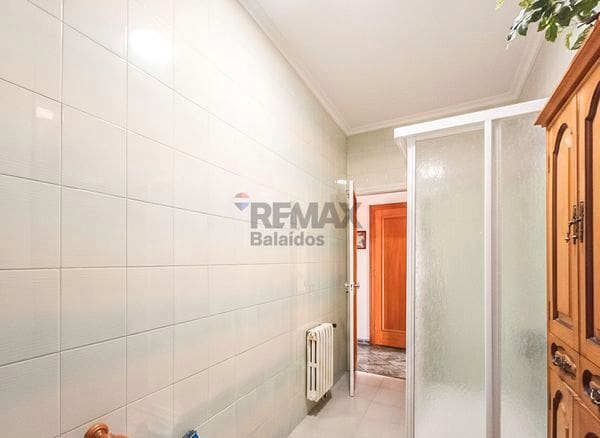 5 bedroom Flat for sale in A Caniza - € 159,000 (Ref: 9726882)