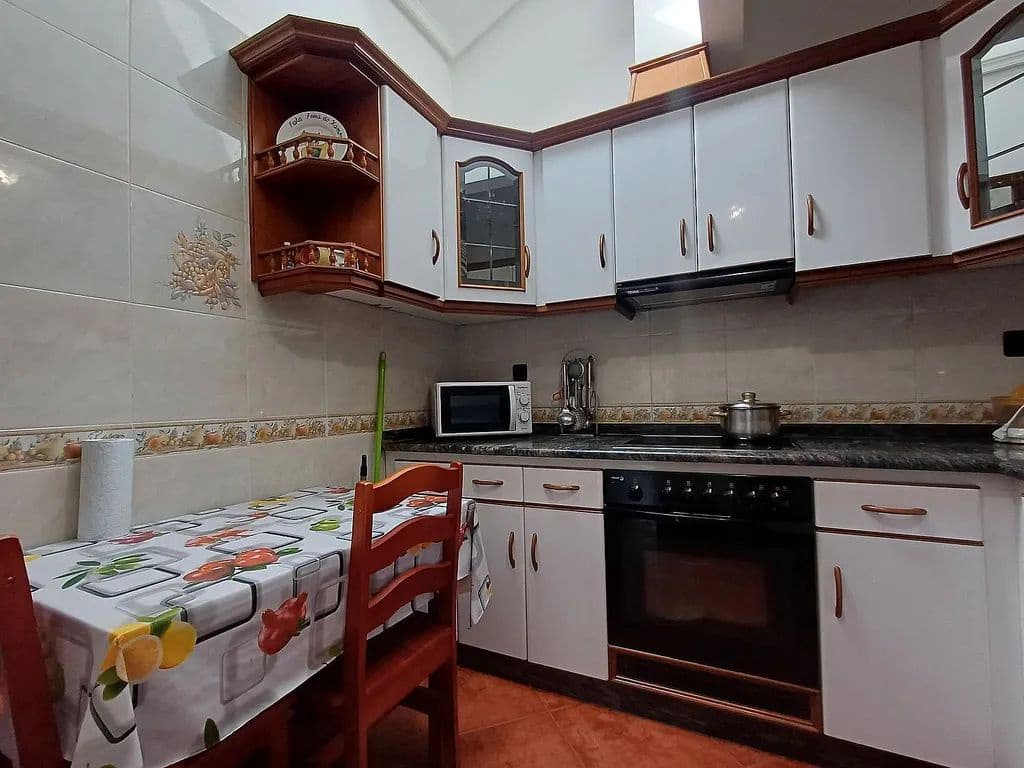 2 bedroom Apartment for sale in A Caniza - € 99,000 (Ref: 9726883)