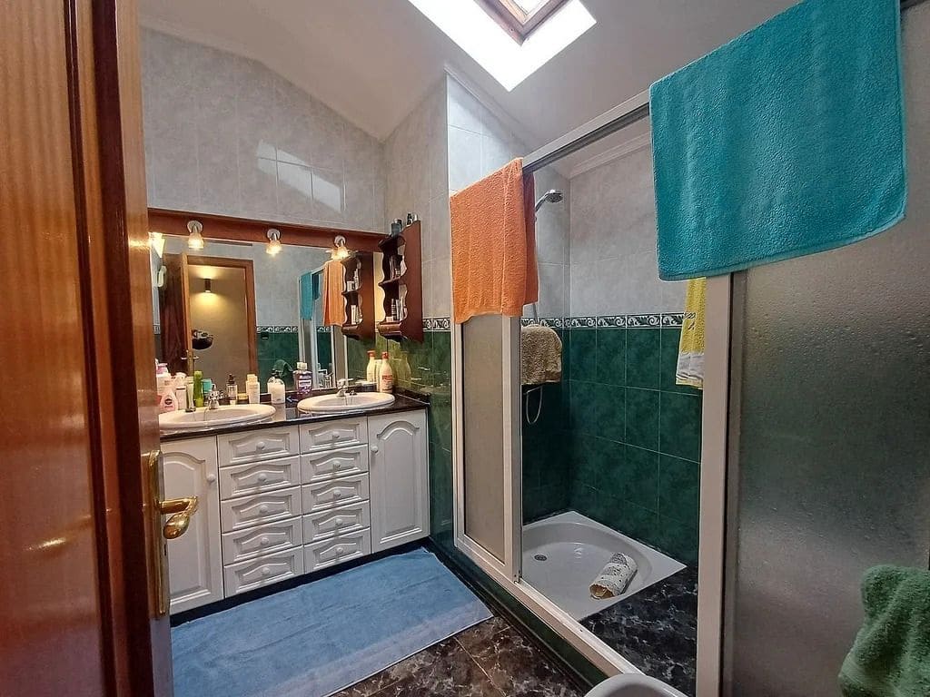 2 bedroom Apartment for sale in A Caniza - € 99,000 (Ref: 9726883)